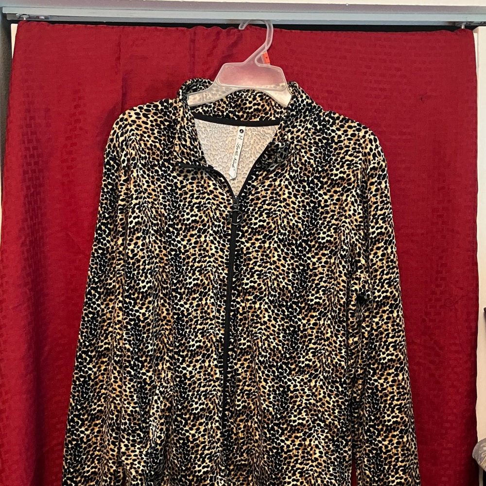 Women’s Soft Leo & Nicole’s Leopard Print Zip-Up Jacket